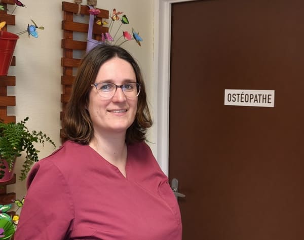 Mélodie Rivard ostéopathe diplômée Dinan Quévert